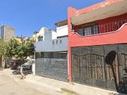 VENDO CASA EN LOMAS DE SAN PEDRITO, TLAQUEPAQUE CERCA...