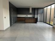 VENDO CASA EN LOMAS DEL MOLINO III