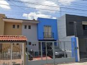 VENDO CASA EN LOS ARRAYANES, GUADALAJARA JUNTO PLAZA...