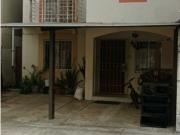 VENDO CASA EN METROPOLIS 2