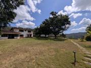 Vendo casa en Oripoto El Hatillo Loma Larga 1600m