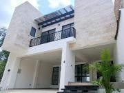 VENDO CASA EN PASEO DE LA REYNA