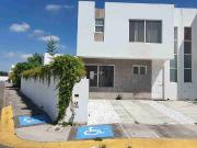 Vendo casa en Paseos del Bosque con terreno excedente en...