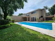 VENDO CASA EN PRIV CON VIGILANCIA COL. VISTA HERMOSA,...