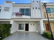 Vendo Casa En Real De Valdepeñas Zapopan Frente A Plaza... Vendo Casa En Real De Valdepeñas Zapopan Frente A Plaza...