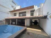 VENDO CASA EN SAN BORJA DE 4 DORMITORIOS Y PISCINA