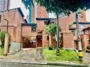 Vendo casa en unidad muy apetecida en La Loma de Los...