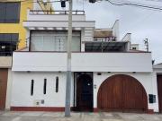 VENDO CASA EN Urb. Rosario de Villa, frente al Centro...