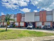 VENDO CASA EN VERSALLES AMPLIADA Y REMODELADA