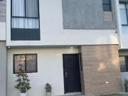 Vendo casa en zakia junto a plaza epic y jardines de...