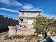 Vendo casa en zona San Cayetano de dos planta,amplio terreno