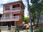 Vendo Casa Esquinera De Tres Pisos Barrio Villa Del...