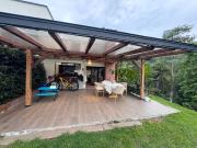 Vendo casa esquinera en el sector del Trebol, Manizales...