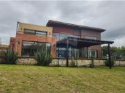VENDO CASA EXCLUSIVA EN LA CALERA