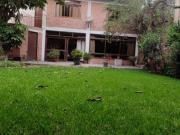 Vendo casa frente a parque La Molina $ 530,000 dólares...