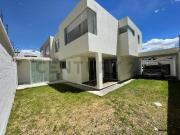 Vendo Casa independiente 4 dormitorios. Sector Primavera...