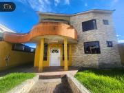 Vendo casa Independiente en Urbanización