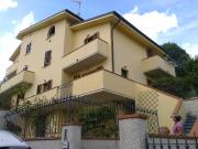 Casa indipendente con giardino a Pescia
