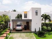 VENDO CASA LUXURY HACIENDA EL CASTILLO JAMUNDI