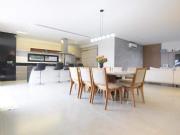 VENDO CASA MARAVILHOSA EM CONDOMÍNIO COM USINA DE...