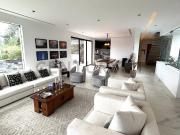 Vendo Casa Moderna de 4 Dormitorios con piscina y vista