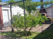 Vendo casa muy bien ubicada en el corazon de la sexta...