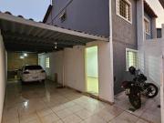 Vendo casa na entrada do Vaparaíso, no Polo JK em frente...