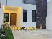 Vendo Casa Nueva super céntrica a 2 cuadras de la Av. 11...