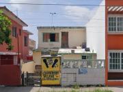 VENDO CASA PARA INVERSIONISTA A UNA CALLE DE LA AV. DR....