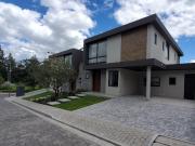 VENDO CASA POR ESTRENAR SECTOR LA CERÁMICA
