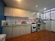 Vendo Casa Productiva De 3 Pisos + Estacionamiento En...