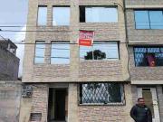 VENDO CASA RENTERA, DE TRES PISOS Y TERRAZA, EN TERRENO...