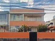 VENDO CASA CON 2 SUITES O TERRENO SECTOR MARIANA DE JESÚS