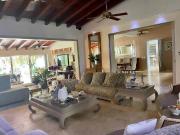 VENDO CASA SECTOR VILLA CAMPESTRE DE LUJO $1.950
