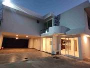 Vendo casa sola remodelada 4 recamaras muy amplia