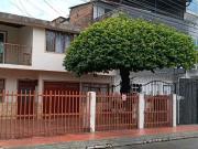 Vendo casa sur de cali barrio belisario 2 pisos...