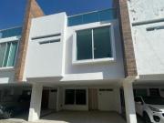 VENDO casa zona Colegio Humboldt en privadita de 5 casas