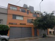 VENDO CASONA MIRAFLORINA UBICADA EN SAN ANTONIO