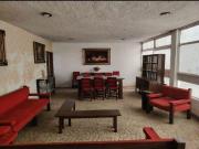 VENDO CENTRICA Y MUY AMPLIA CASA