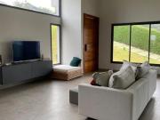 Vendo chácara de 1600 m² em condomínio fechado Ibiúna