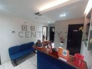 Vendo Consultorio+Parqueo Kennedy Norte Pcas