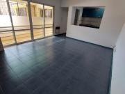 Vendo departamento de 3 dormitorios adyacente a calle...