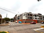 Vendo Departamento en Primer Piso en Chacarilla frente...