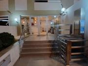 VENDO DPTO AMOBLADO Y EQUIPADO EN AV COSTANERA LA PERLA,...