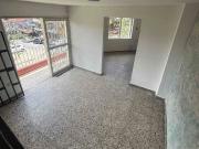Vendo edificio de 3 pisos para inversión o Remodelar