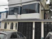 Vendo Edificio de 3 plantas con 3 Departamentos...