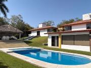 VENDO EN CUERNAVACA ESTUPENDA RESIDENCIA EN EL CLUB DE...