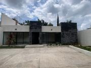 VENDO EN CUERNAVACA, RESIDENCIA RECIEN REMODELADA, GRAN...