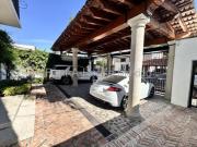 Vendo en privada de jurica casa con diseño unico 4...