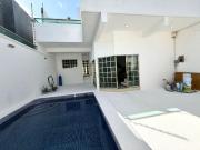 Vendo enorme casa en privada por av HUAYACAN de 3 Rec...